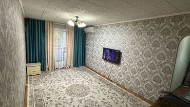дом на иссык куле купить: Продается 2-комнатная квартира на Ахунбаева, напротив парка Ата-Тюрк!