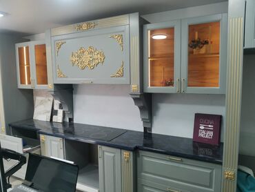 современная кухонная мебель для маленькой кухни: Кухонный гарнитур, цвет - Серый, Новый