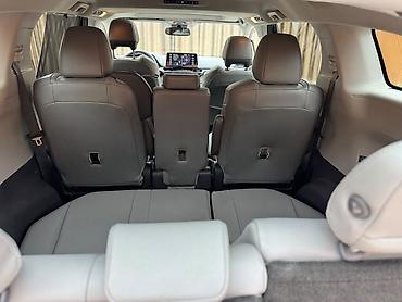 на тойоту: Toyota Sienna: 2022 г., 2.5 л, Автомат, Гибрид, Минивэн — 10