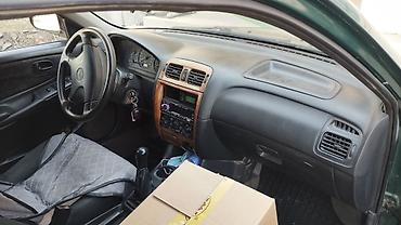 бак мерс 124: Mazda 626: 1998 г., 1.8 л, Кол менен иштөөчү, Бензин, Седан — 2
