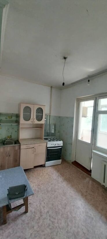сдается квартира центральный мечеть: 1 бөлмө, 36 кв. м, 106-серия, 2 кабат, Эски ремонт