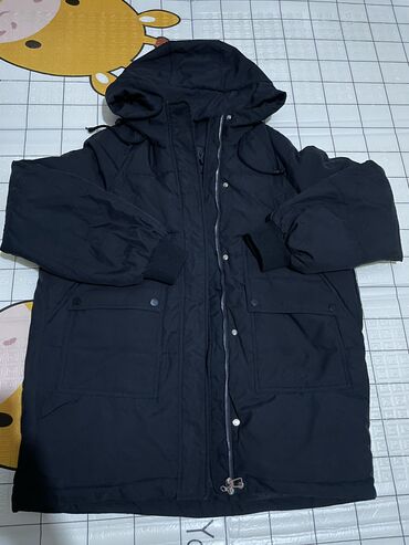 в наличии куртки: Размеры XXL
1.700сом
2.Новая 600сом без капюшона 
3.500сом