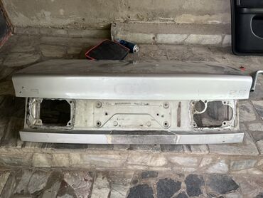 Крышки багажника и комплектующие: Крышка багажника Audi, 1995 г., Б/у, Оригинал