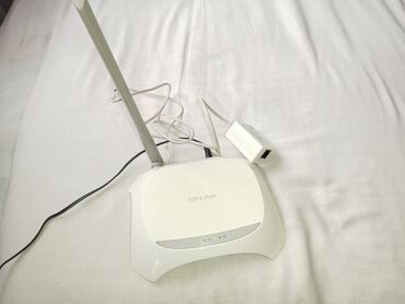 Modemlər və şəbəkə avadanlıqları: Modem wifi tam işləkdir bir antenalı. Nizami Metrosuna yaxındır