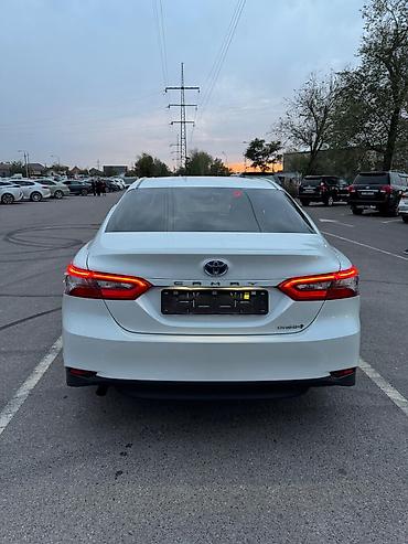 Toyota: Toyota Camry: 2021 г., 2.5 л, Вариатор, Гибрид, Седан — 8