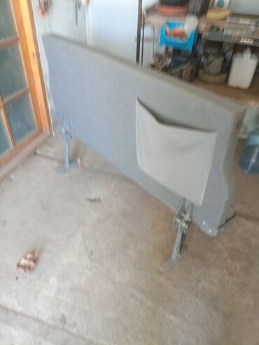 столик на кроватку: Avtobus/miroavtobus üçün arxa qatlanan oturacaq - Rəng: boz parça