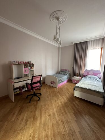 Yataq otağı dəstləri: 2 təknəfərlik çarpayı, Komod, Tumba, Dolab, Azərbaycan, İşlənmiş — 7