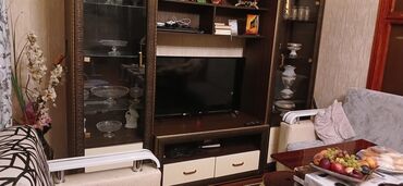 Кровати: Bu mebel icindeki qablar ile birlikde 650 azn
hecbir problemi yoxdur