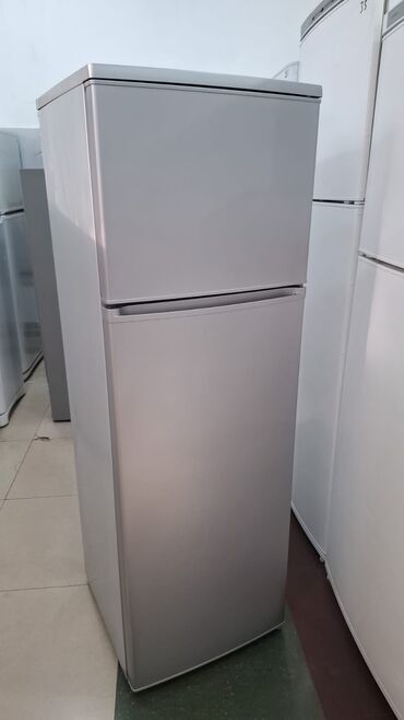 Paltaryuyan maşınlar: Gümüş rəngdə, ikikameralı soyuducu - Üst hissədə dondurucu bölmə