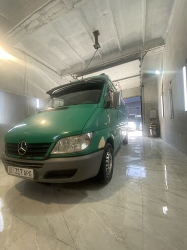 двигател на спринтер: Mercedes-Benz Спринтер: 2000 г., 2.2 л, Механика, Дизель, Вэн/Минивэн