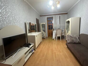 Köhnə tikili: Bakı, Yeni Günəşli Massiv A, 3 otaqlı, Köhnə tikili, 70 kv. m — 1