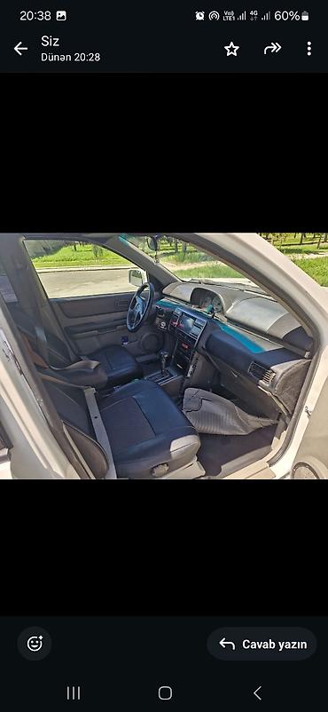 hyundai h1 8 1: Nissan X-Trail, ağ rəngli, 5 qapılı kompakt SUV. Xüsusiyyətlər: - — 6