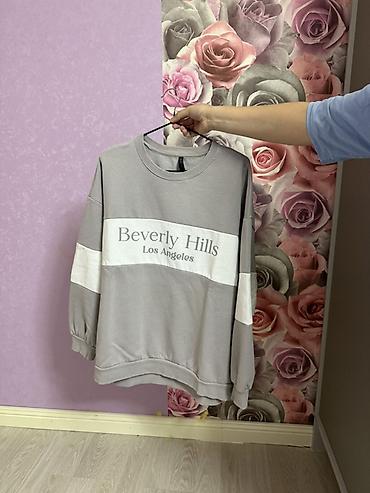 kişi geyimi: Defacto sweatşört – “Beverly Hills Los Angeles” yazılı - Rəng: açıq — 1