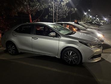Продажа авто: Toyota Corolla: 2019 г., 1.8 л, Вариатор, Гибрид, Седан — 7