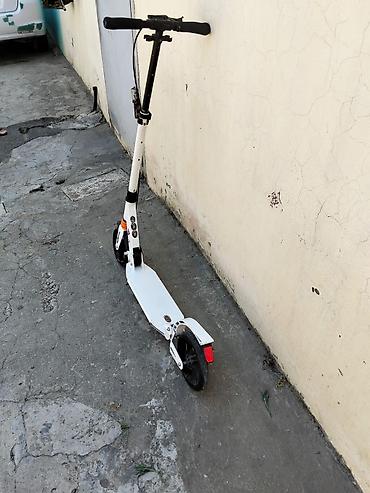 2 tekerli scooter: Şəhər üçün mexaniki (elektriksiz) skuter - Rəng: ağ, qara detallar - — 4