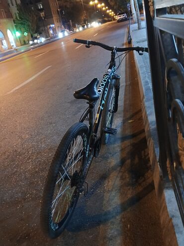 26 liq velosiped: Şəhər velosipedi Adidas, 29", sürətlərin sayı: 7