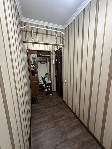 kant flat: Светлая комната с выходом на застеклённый балкон. - Планировка — 5