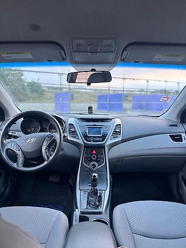 sprinter satisi: Hyundai Elantra: 1.8 l | 2015 il Sedan — 4