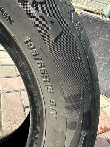машины за 6000 долларов: Пара летних шин 195/65 R15 
3000 сом