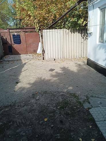 Продажа полдома: Продается пол дома в село пригородный. В доме зал, две спальни — 2