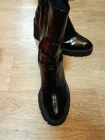 Gležnjače: Crne ženske čizme (Gazište 27)sa blok petom i izraženim krampon đonom — 5