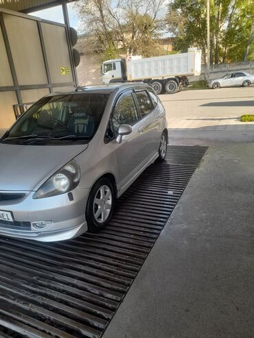 Honda: Honda Fit: 2001 г., 1.3 л, Вариатор, Бензин, Хэтчбэк at lalafo.kg Honda: Honda Fit: 2001 г., 1.3 л, Вариатор, Бензин, Хэтчбэк