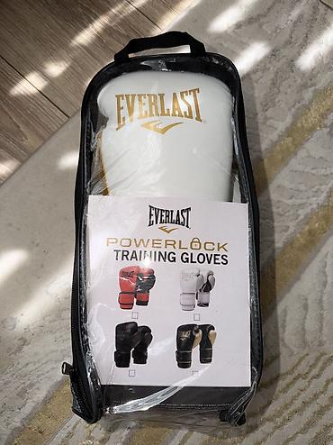 Перчатки: Боксерские перчатки Everlast Powerlock Training Gloves. - Серия — 1