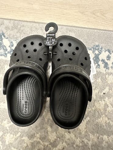 Другие товары для детей: Crocs c 9 25/26 размер черные новый оригинал