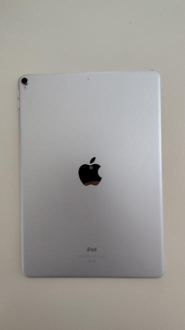 ipad 9th generation: Планшет, Apple, память 64 ГБ, 10" - 11", Wi-Fi, Б/у, Классический цвет - Серебристый — 1