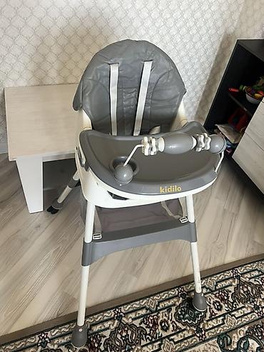 Yemək masaları, oturacaqları: Uşaq yemək stulu – Kidilo, boz/ağ rəngdə. - Yumşaq, silinməsi asan — 3