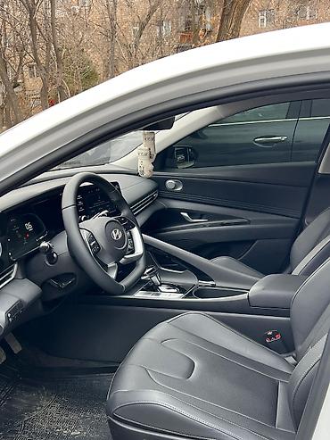 Hyundai: Hyundai Elantra: 2024 г., 1.5 л, Вариатор, Бензин, Седан — 6