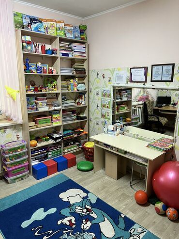 няня детский сад вакансии: Требуется няня в частный детский сад! На 10-15 детей