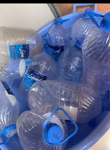 пластиковые емкости для воды цена: Продам пустые баклашки от воды легенда 5 литровые есть 14 штук