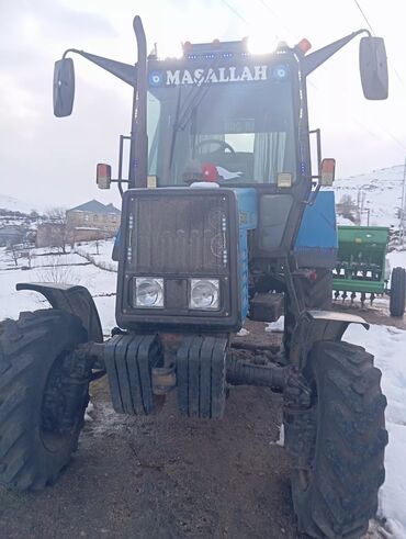 aqrar kend teserrufati texnika traktor satis bazari: Traktor Belarus (MTZ) 82, 1988 il, 89 at gücü, motor 2.5 l, İşlənmiş