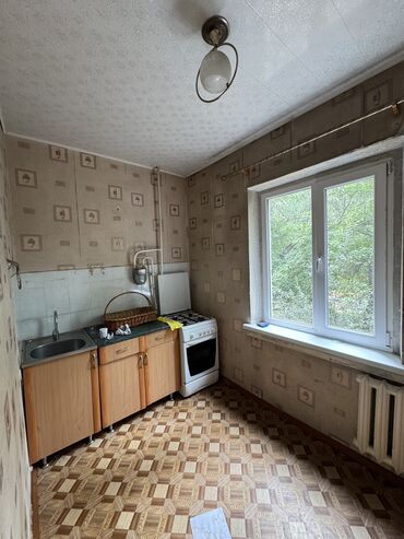 снять квартира в бишкеке: 1 комната, 35 м², 105 серия, 2 этаж, Старый ремонт