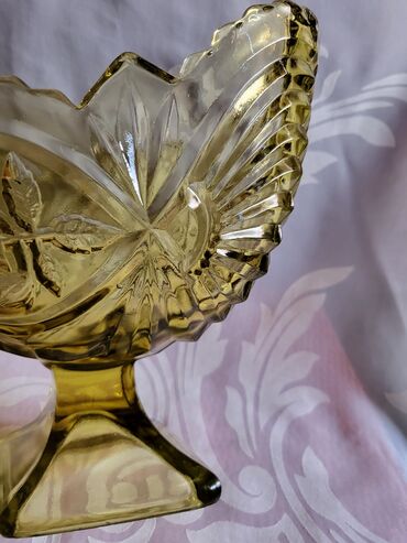 Kante: Bombonijera nova iz 30ih. godina. presovano staklostaklara — 16