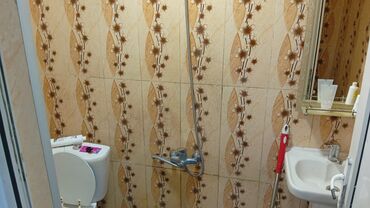 Uzunmüddətli kirayə mənzillər: Kirayə verilir: 2 otaqlı, mebel və məişət texnikası ilə təmin olunmuş — 8