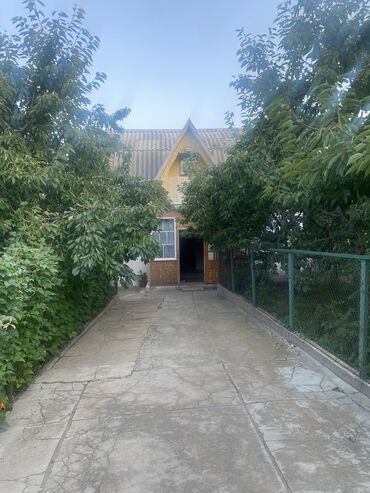 продаётся дом в бишкеке: Дом, 100 м², 6 комнат, Собственник, Старый ремонт