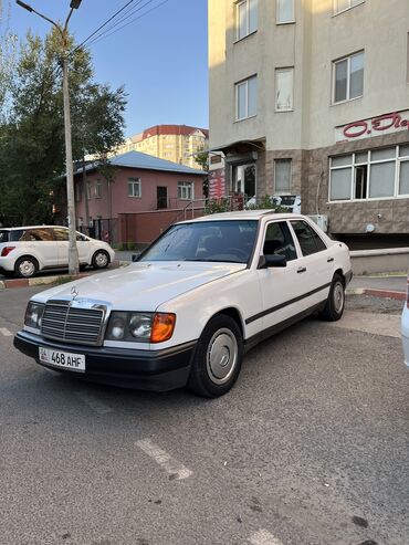 mercedes banan: Mercedes-Benz E 230: 1988 г., 2.3 л, Механика, Бензин, Седан