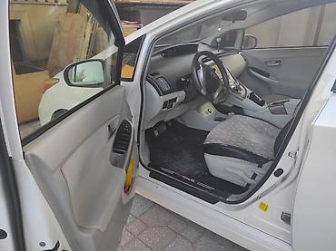 prius qranat: Toyota Prius: 1.8 l | 2013 il — 3