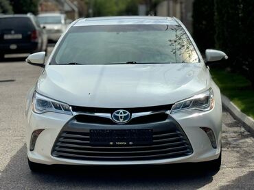 Toyota Camry: 2017 г., 2.5 л, Типтроник, Гибрид, Седан