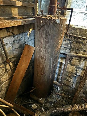 su ceni 2 ton: İşlək vəziyyətdədir. ölçüsü hündürlüyü 180sm diaqnalı 53sm. İçində ten — 2