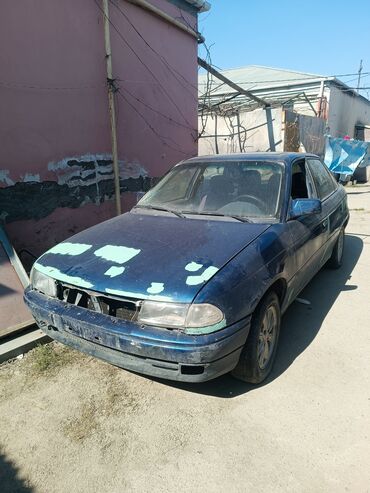 Opel Astra: 1.7 л | 1993 г. Хэтчбэк