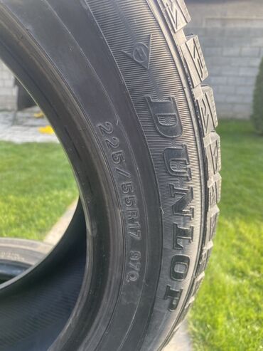 тракторные колеса: Шины 225 / 55 / R 17, Зима, Б/у, Dunlop