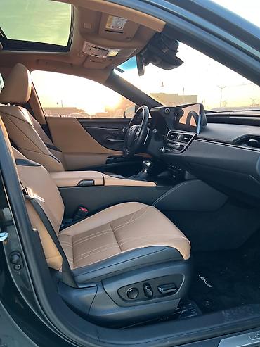 Lexus: Lexus ES: 2021 г., 2.5 л, Гибрид — 8
