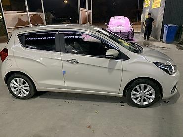 степ аэробика: Chevrolet Spark: 2017 г., Автомат, Бензин, Хэтчбэк — 4