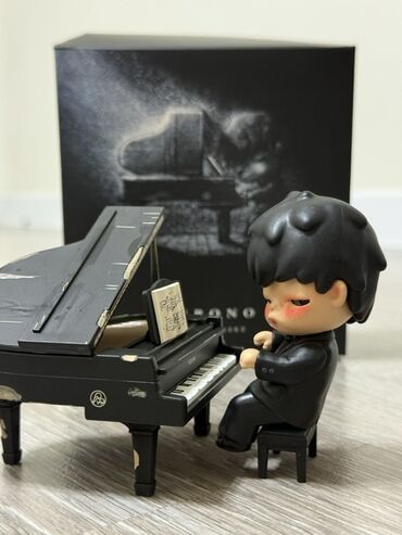 мельхиоровые ложки: Коллекционная фигурка Hirono “The Pianist” - Арт-игрушка в стиле