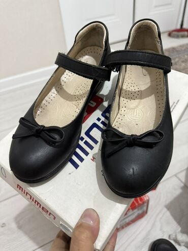 Детская обувь: Детская обувь 1 детские утепленные Кросовки. Красивые состояние — 14