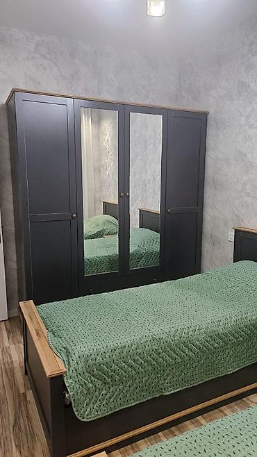 Uzunmüddətli kirayə evlər: AYLIQ KİRALIQ AİLƏVİ MODERN HƏYƏT EVİ - Plan: Geniş zal və mətbəx — 12