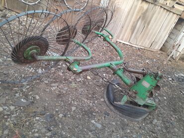 Traktorlar: Traktor Belarus (MTZ) 80,1, 1982 il, 58 at gücü, motor 4.7 l, İşlənmiş — 10